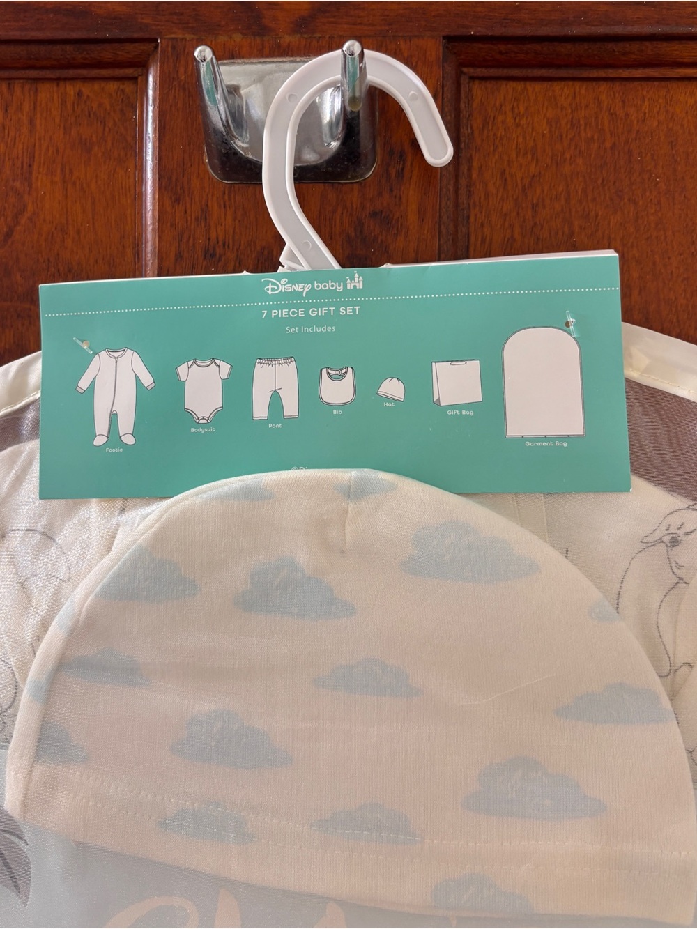 NWT Disney Baby 0-3mo 7 Piece Gift Set w Dumbo Cloud Print. Great for BabyShwrs! - Picture 7 of 9